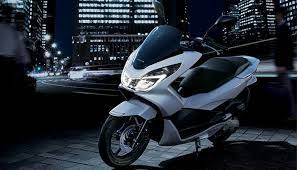 What is the fuel efficiency like on the PCX-150 JAV?