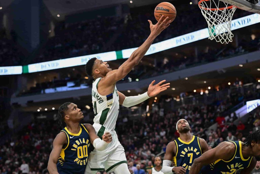 What is the overall record between the Pacers and Bucks